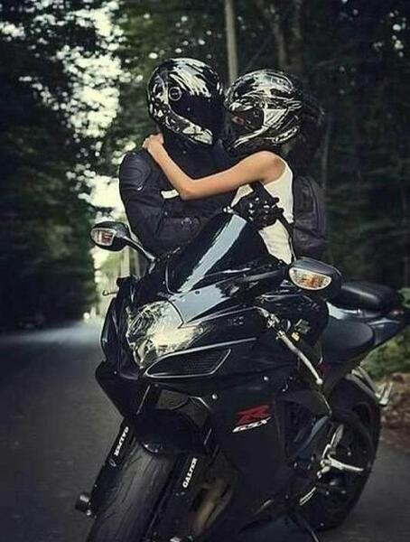 عکس پروفایل عاشقانه روی موتور