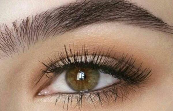 عکس چشم کاشت مژه