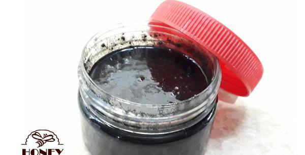 عکس ترکیب سیاه دانه و عسل