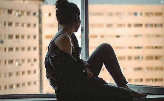 عکس دختر تنها پروفایل