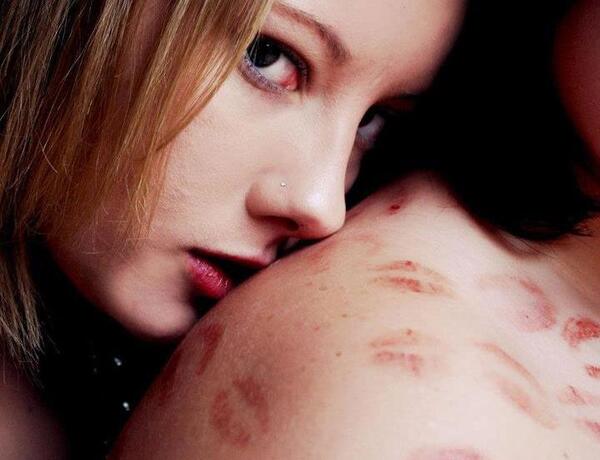 عکس بوسه های عاشقانه لب به لب جدید بدون متن
