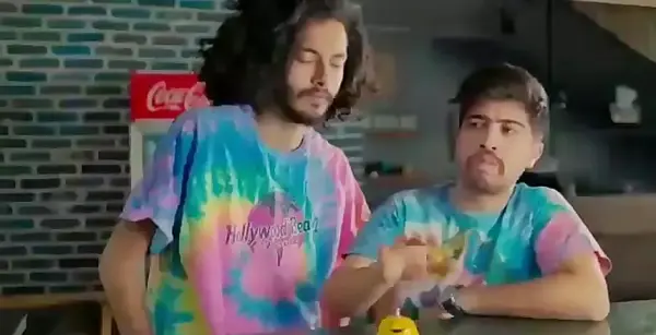 عکس پشت صحنه ثریا مصطفی آزاد