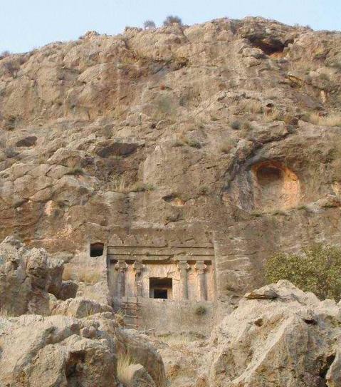 عکس قبر رستم دستان