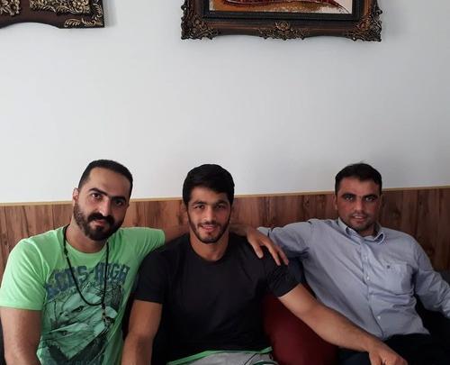 عکس وحید مرادی با رضا کرد