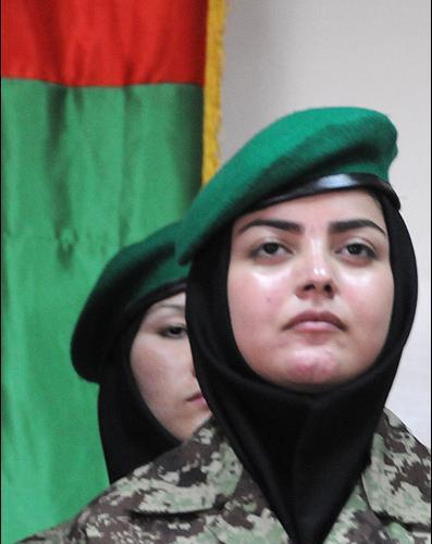 عکس زن نظامی