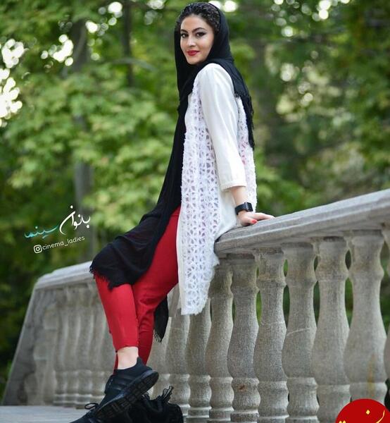 عکس با حجاب مریم مومن