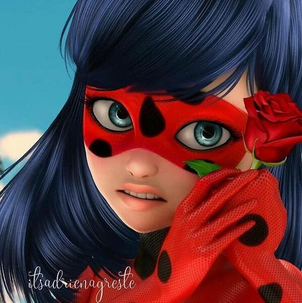 عکس دختر کفشدوزک تنها