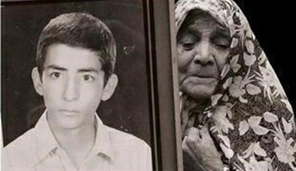 عکس مادر چشم به راه