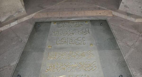 عکس قبر نادرشاه