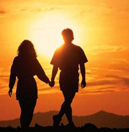 عکس عاشقانه در غروب خورشید