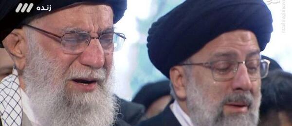 عکس گریه آیت الله خامنه ای