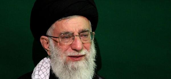 عکس گریه آیت الله خامنه ای