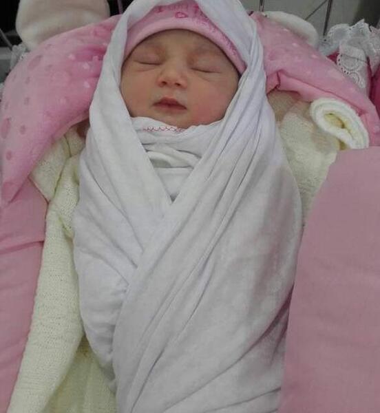 عکس نوزاد تازه به دنیا اومده دختر