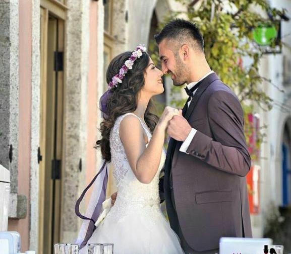 ژست عکس عروس و داماد طبیعی