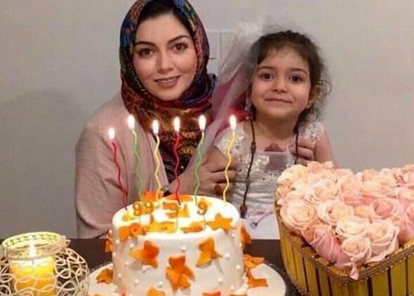 عکس ازاده نامداری با چشمان کبود