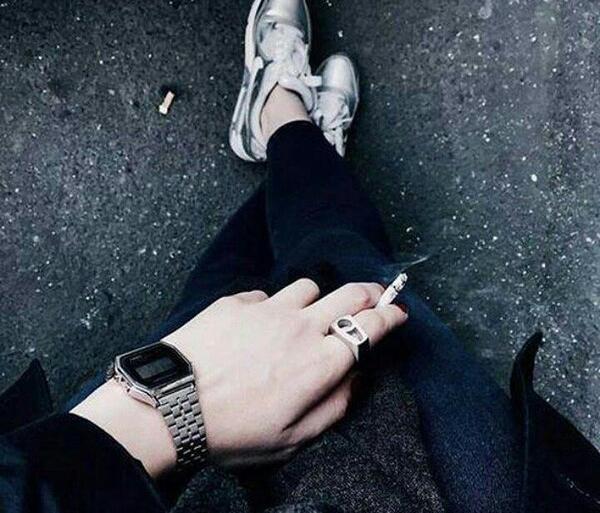 عکس پروفایل دختر سیگاری