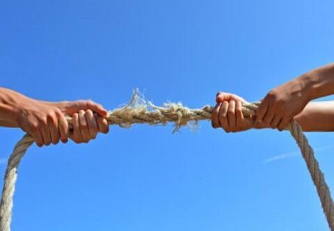 عکس بازی طناب کشی