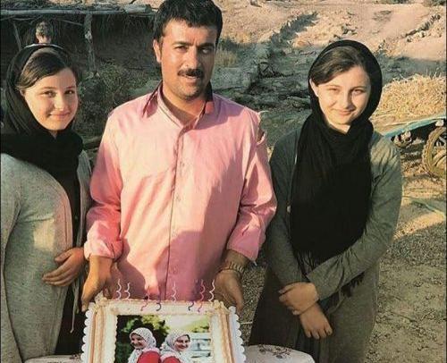 عکس سارا و نیکا در شب یلدا
