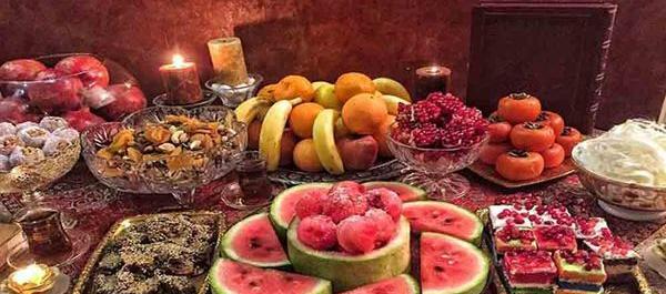 عکس سارا و نیکا در شب یلدا