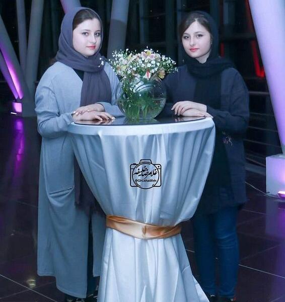 عکس سارا و نیکا در شب یلدا