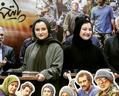 عکس سارا و نیکا در شب یلدا