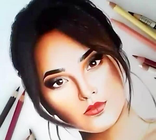 عکس نقاشی چهره با مداد رنگی