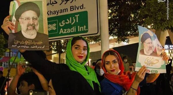 عکس رئیسی در مشهد