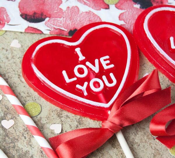 عکس نوشته عاشقانه روی قلب