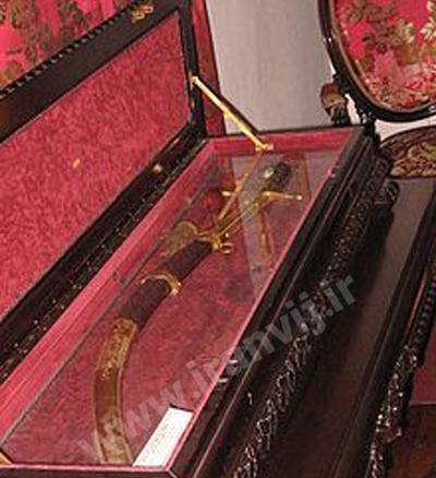 عکس حضرت علی با شمشیر