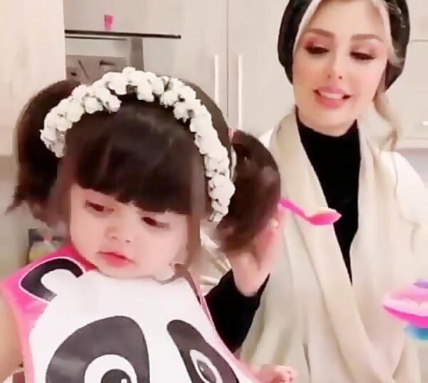 عکس بچه نیوشا ضیغمی لنا