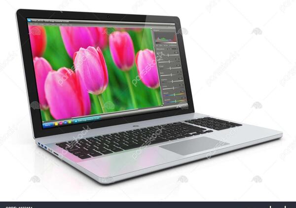 عکس لپ تاپ نقره ای