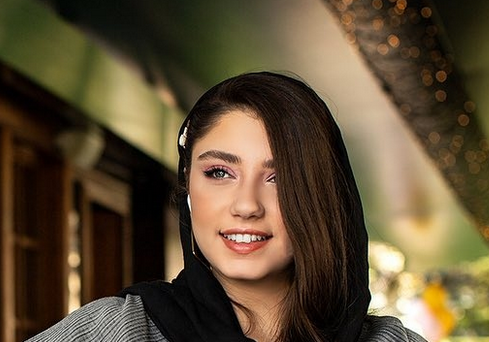 عکس دختر زیبا سلفی