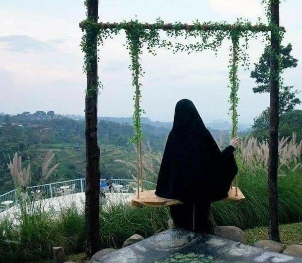 عکس فیک دخترونه در باغ