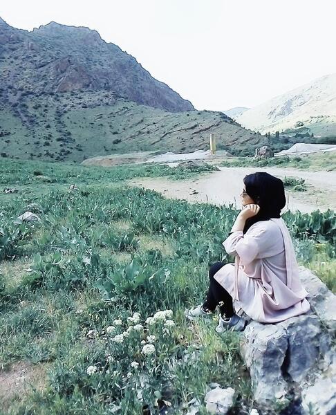 عکس فیک دخترونه در باغ