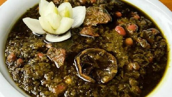 عکس از قورمه سبزی جا افتاده