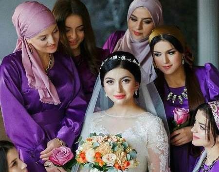 ژست عکس عروسی دخترانه