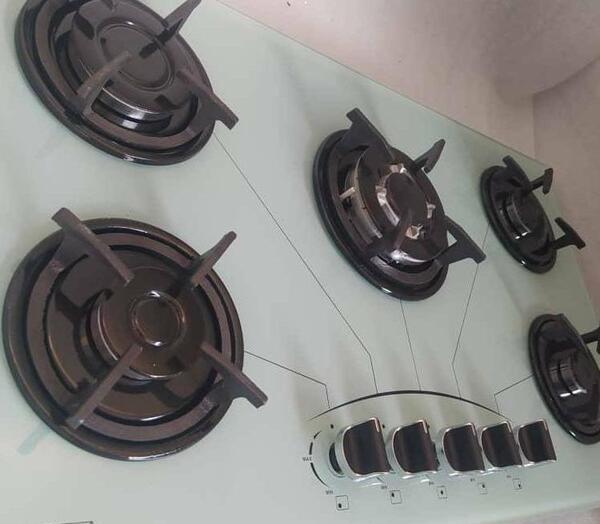 عکس گاز صفحه ای سفید