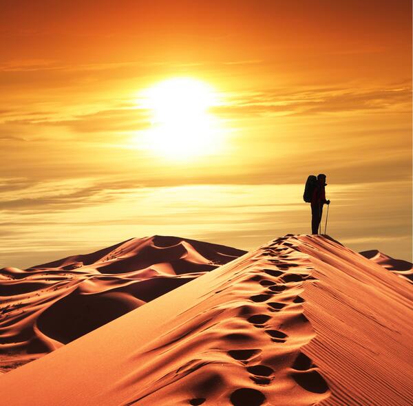 عکس غروب آفتاب در صحرا