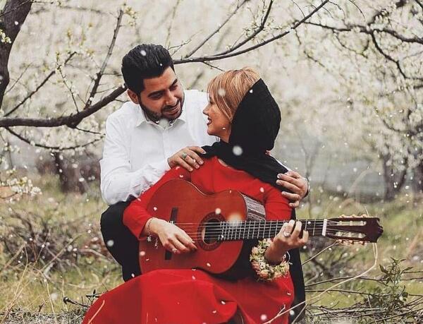 عکس عاشقانه دونفره با گیتار