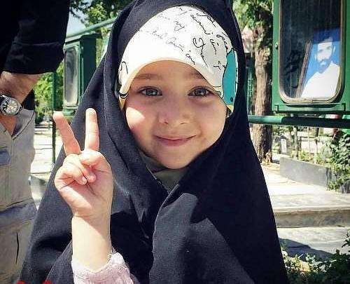 عکس مادر دختر چادری