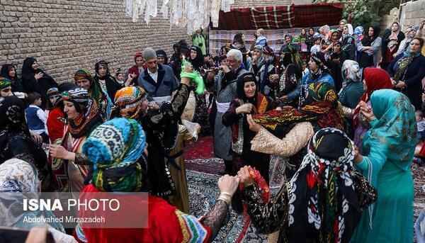 عکس عروس لری با لباس محلی