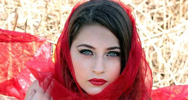 عکس چشم رنگی دختر برای پروفایل