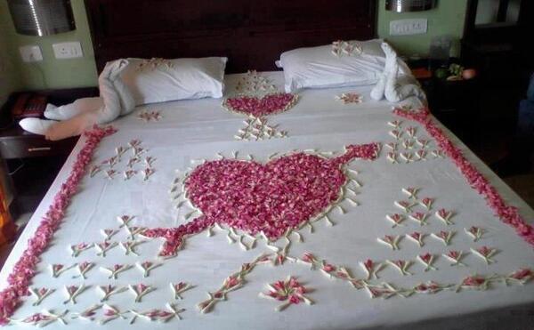 عکس شب اول عروسی چکار میکنن