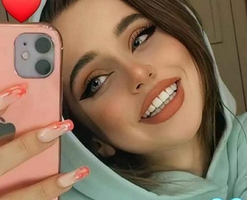 عکس ناخن نیکا فلاحی