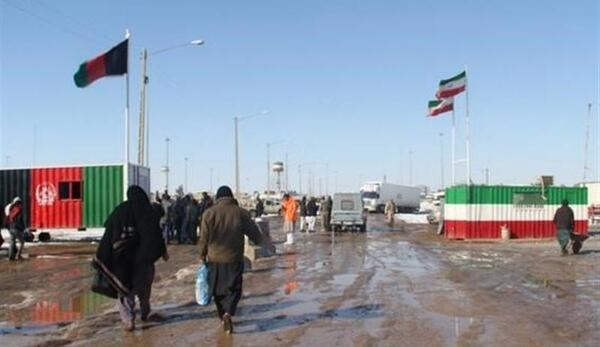 عکس طالبان با مرزبانان ایران