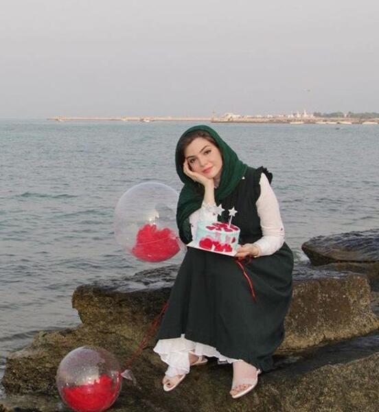 عکس تولد کنار دریا