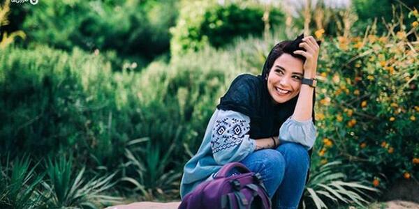 ژست عکس دخترانه تو باغ