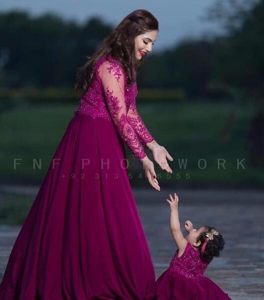 عکس مادر و دختر نوزاد