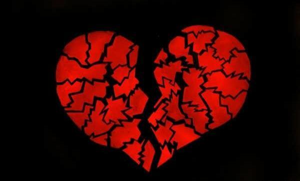 عکس سیاه سفید قلب شکسته