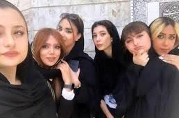 عکس های سارا و نیکا با آرایش غلیظ
